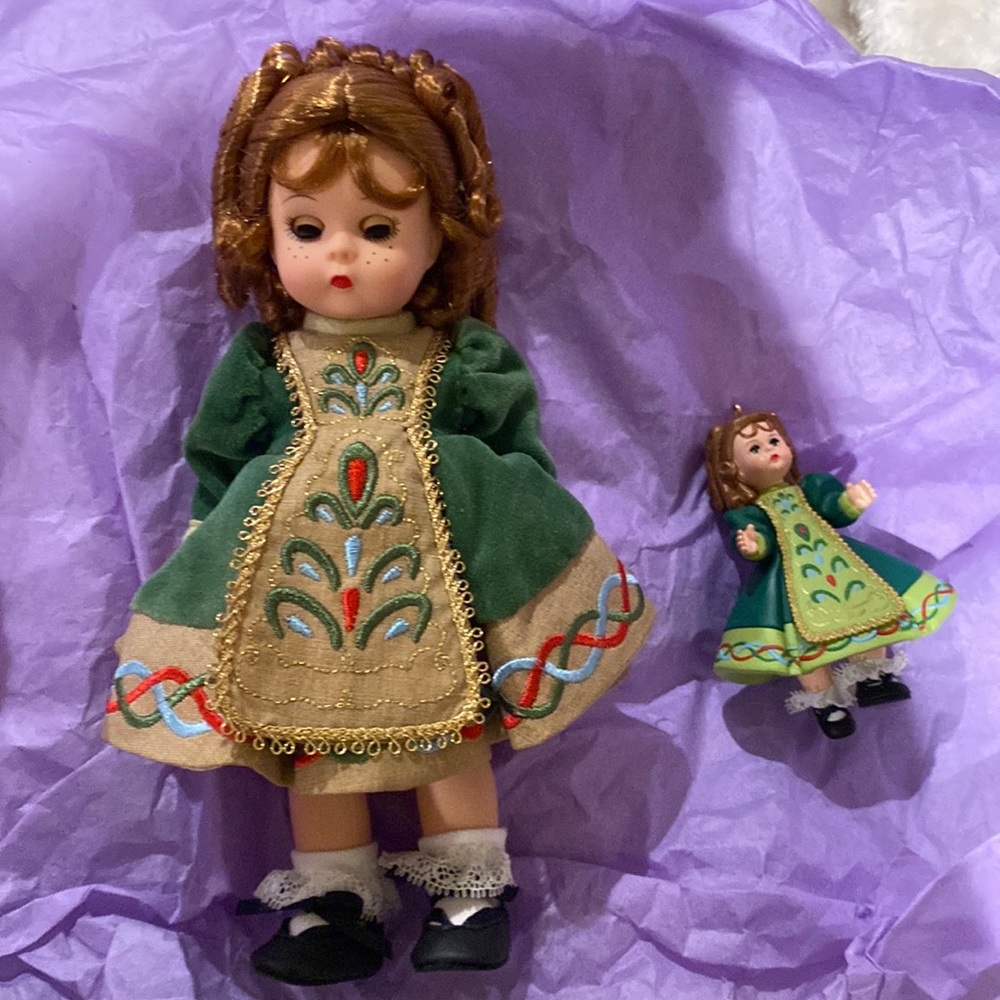 275) Hallmark Ornament 2005 (#10) & 8″ Madame Alexander Sweet Isrish Dancer